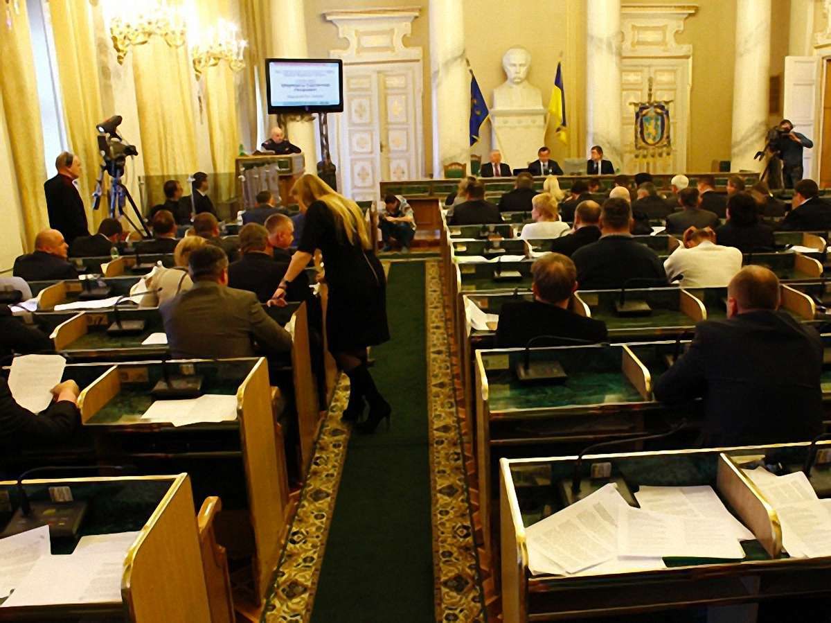 Львівська облрада забрала повноваження в ЛОДА і створила виконком