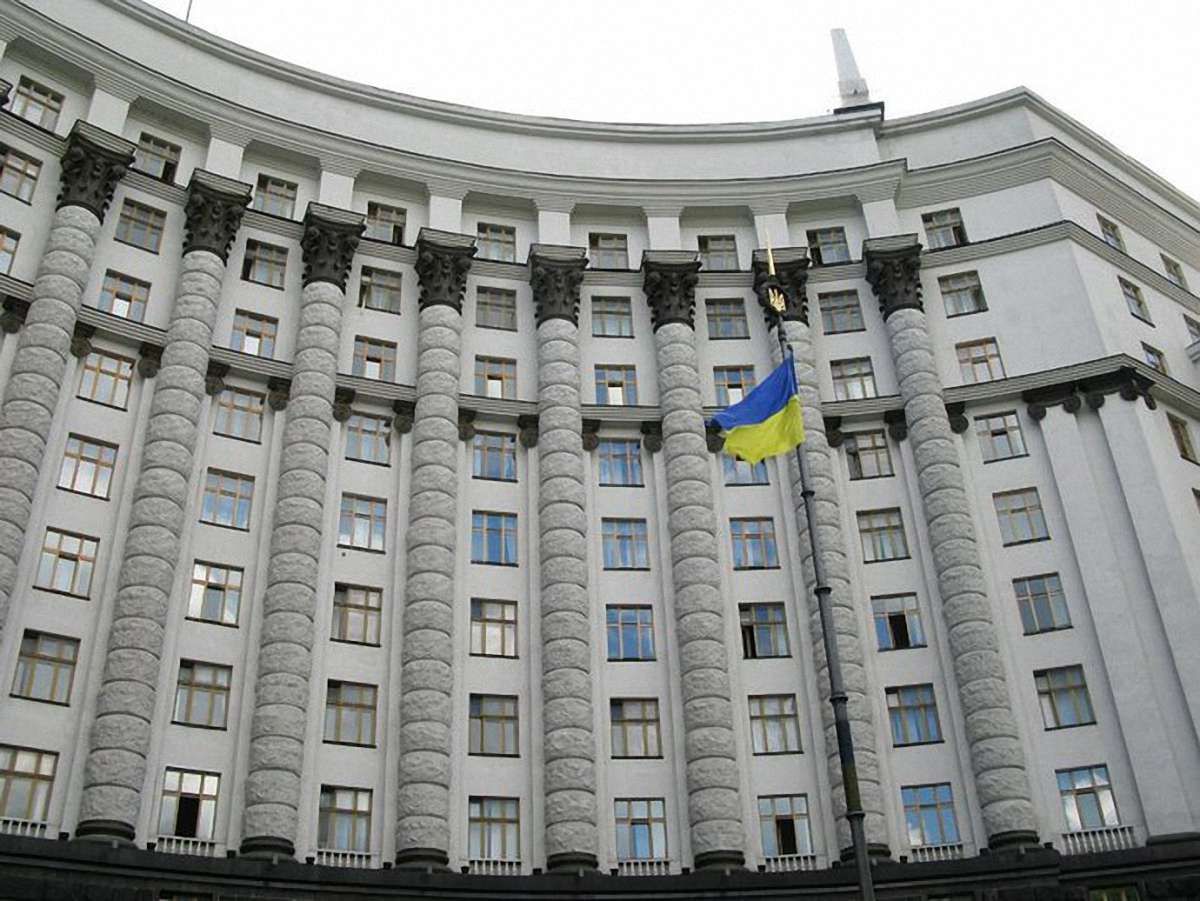 До Кабміну підігнали водомети й бронетранспортери