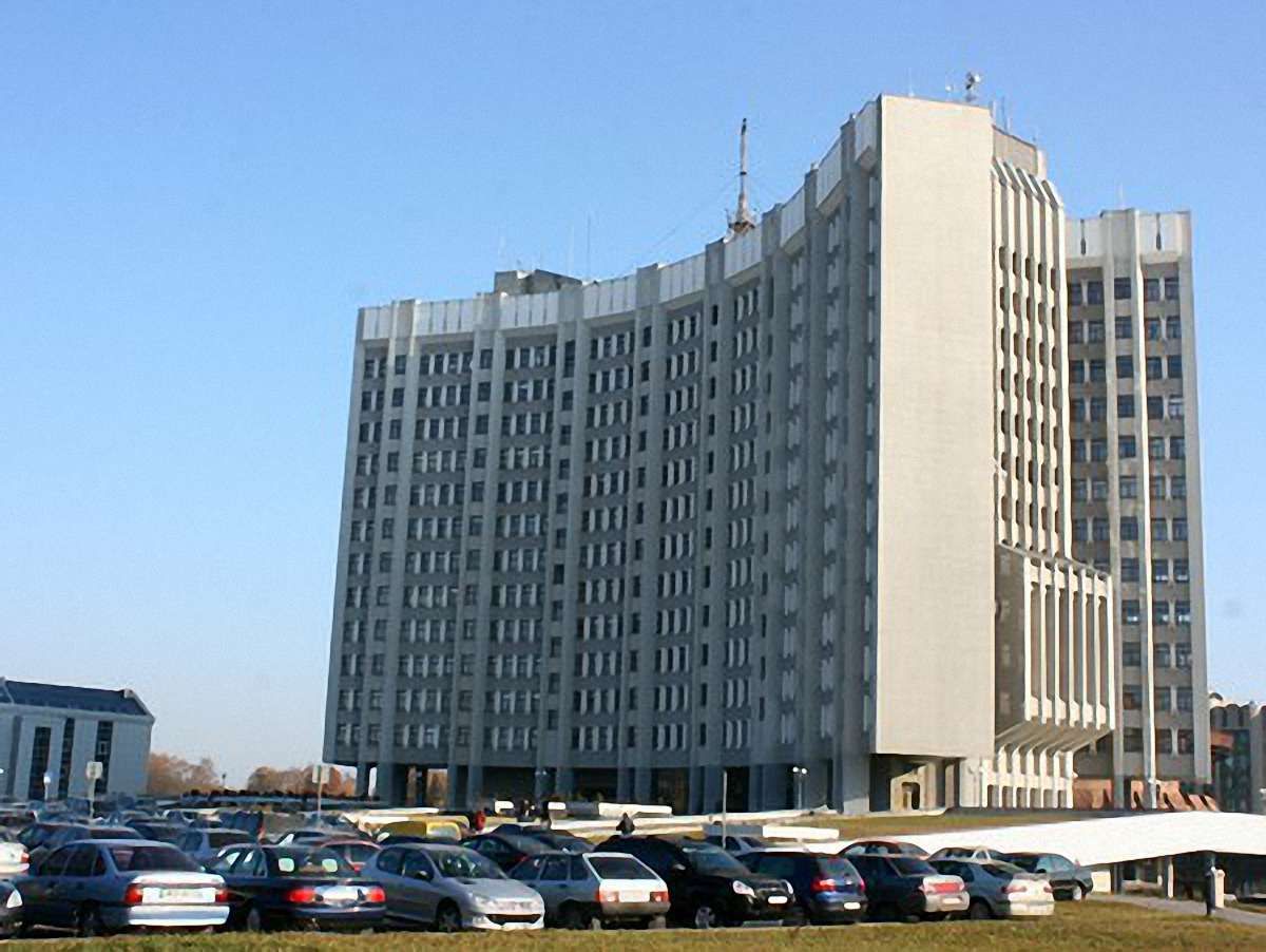 У Львові річну звітність прийматимуть «до останнього відвідувача»