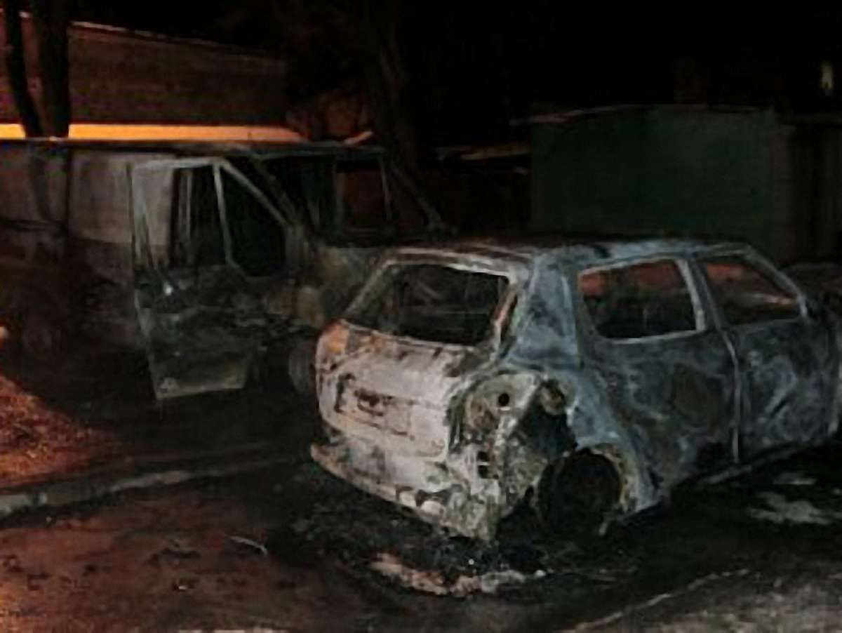 У Києві спалили «Шкоду» зі львівськими номерами