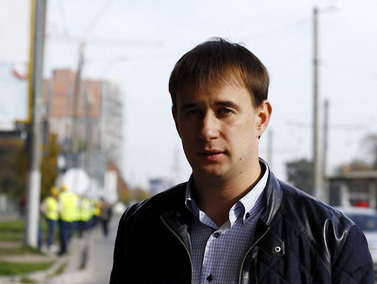 Суд визнав чиновника ЛМР винним у блокуванні дороги