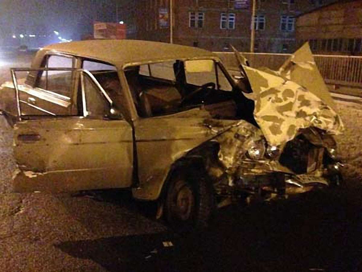 В Ужгороді легковик в’їхав у автобус: загинув 5-річний хлопчик