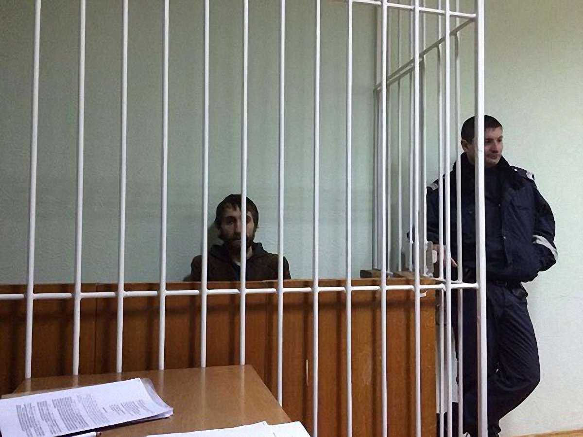 Ще 6 в’язнів Грушевського суд відправив під домашній арешт