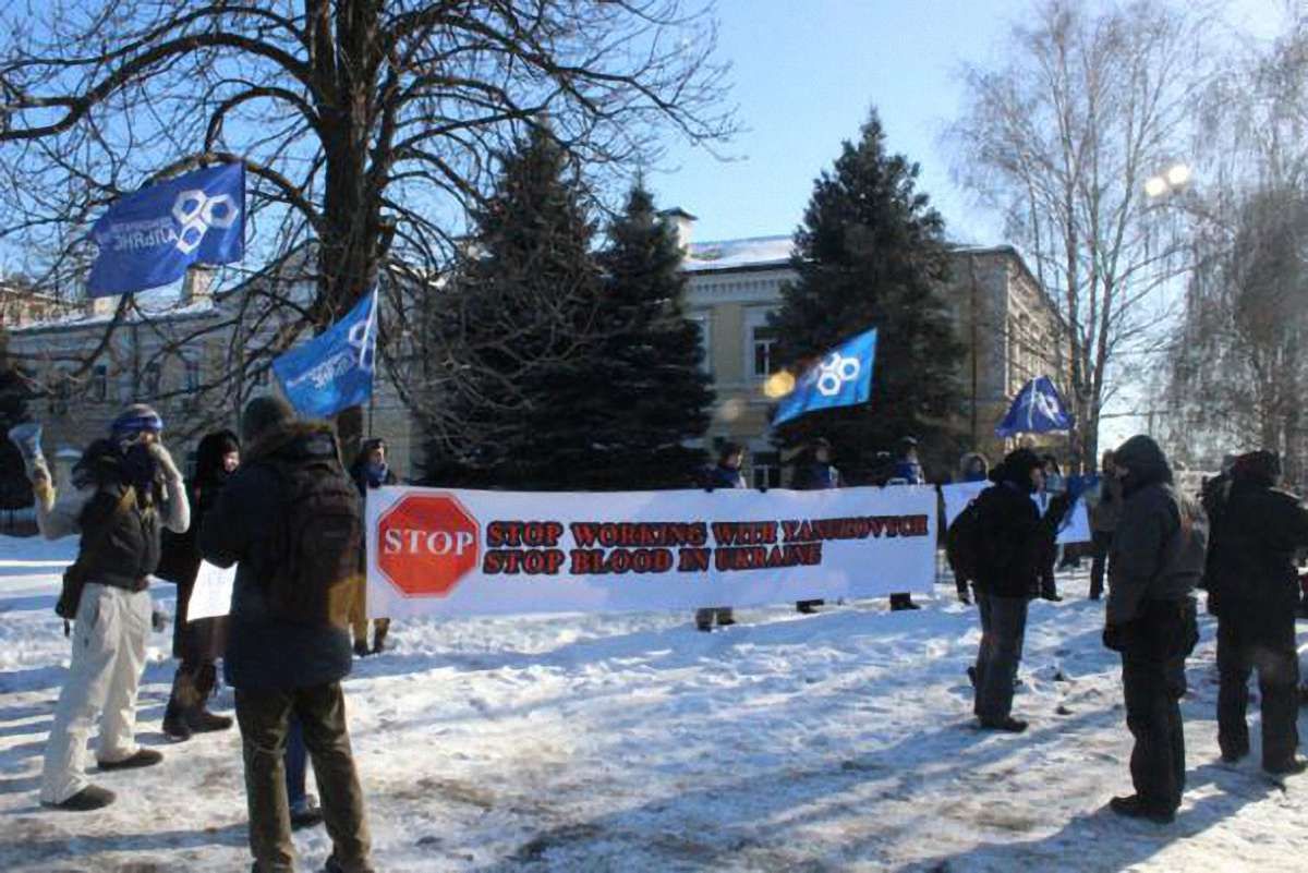 Від Deutsche Bank вимагають припинити співпрацю з Януковичем