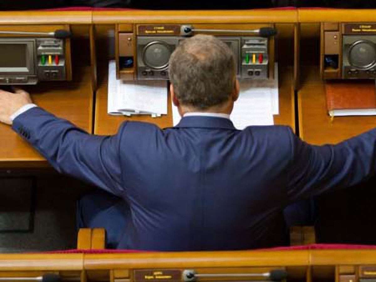 Верховна Рада сьогодні розпочинає чергову сесію