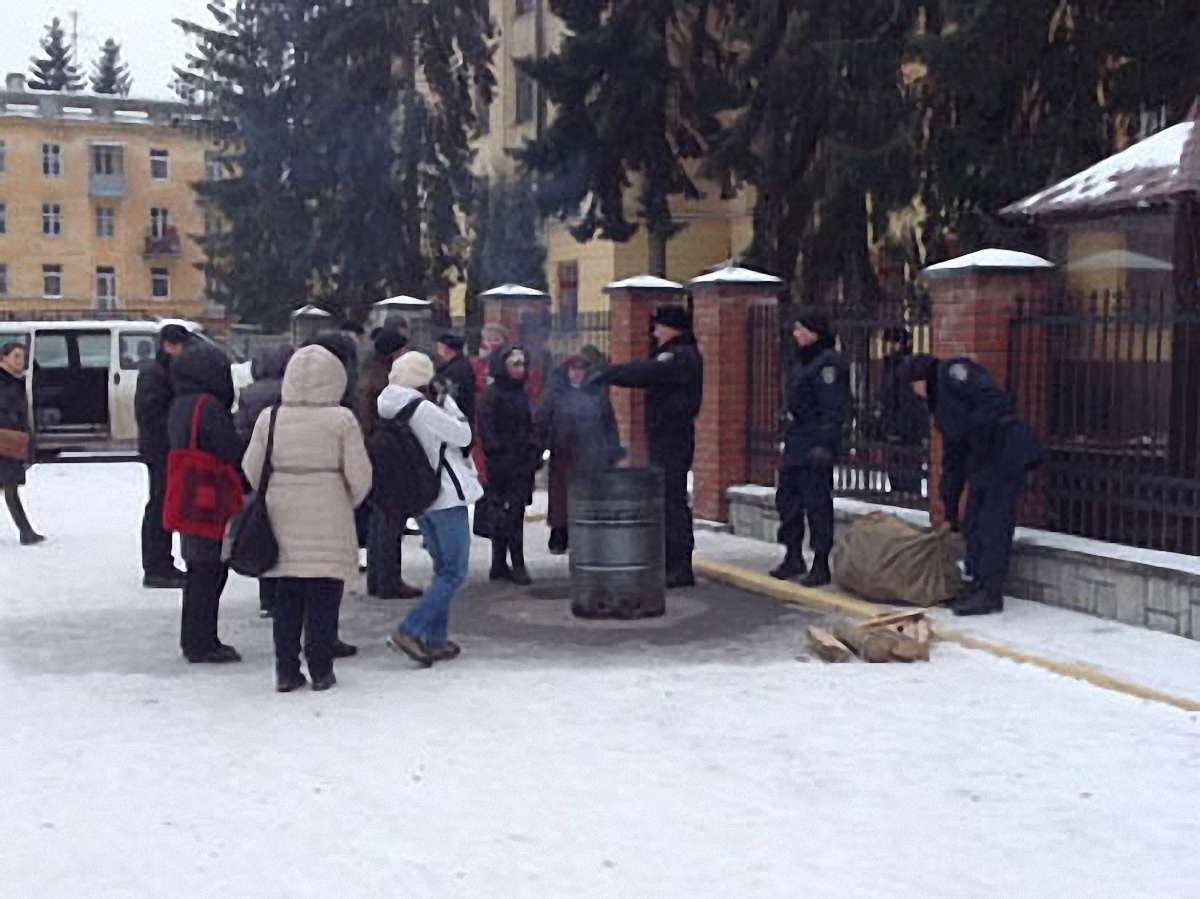 У Львові не перестануть блокувати військову частину