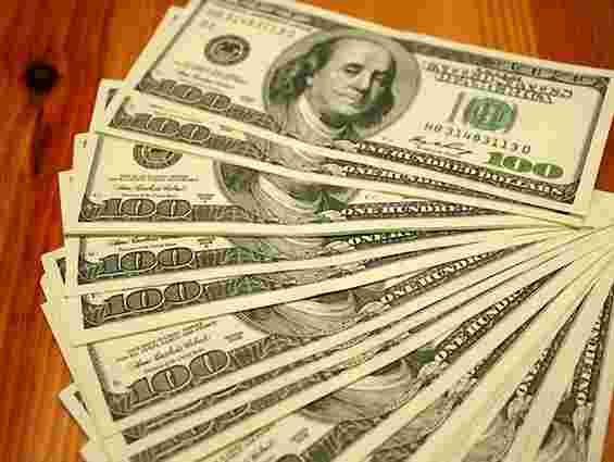 Долар США сягнув 9,4 грн на міжбанку