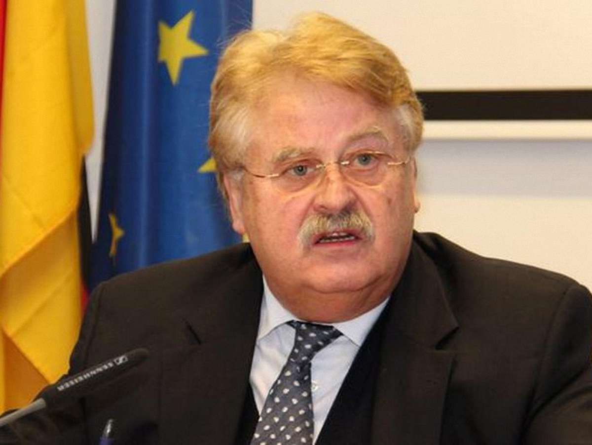 Фінансово допомогти Україні ЄС має в обмін на позачергові вибори, – Брок
