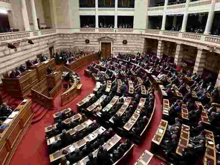 У парламенті досі не домовилися щодо змін до Конституції