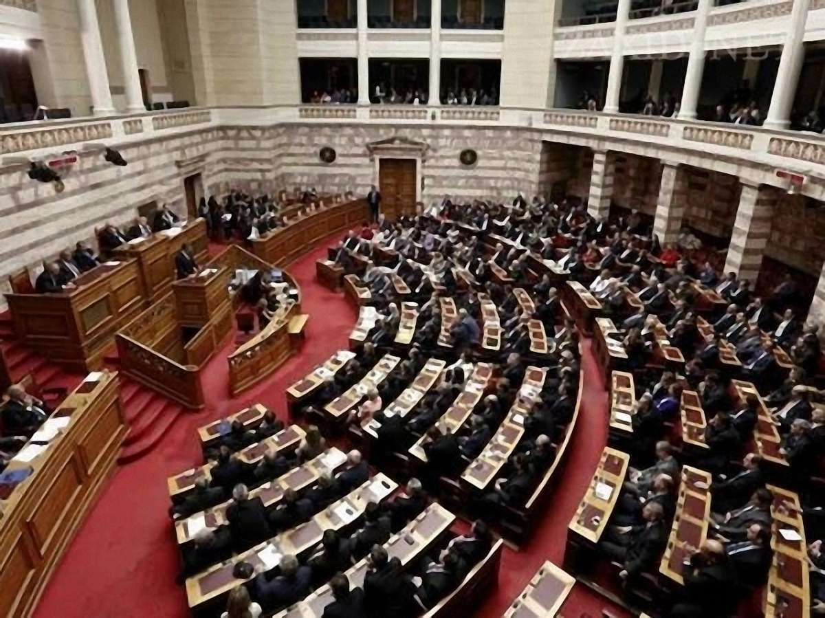 У парламенті досі не домовилися щодо змін до Конституції
