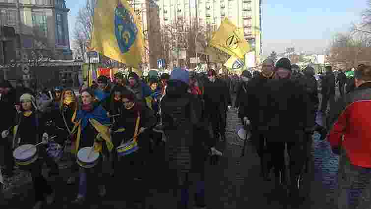 Євромайданівці завершили попереджувальний мітинг під парламентом