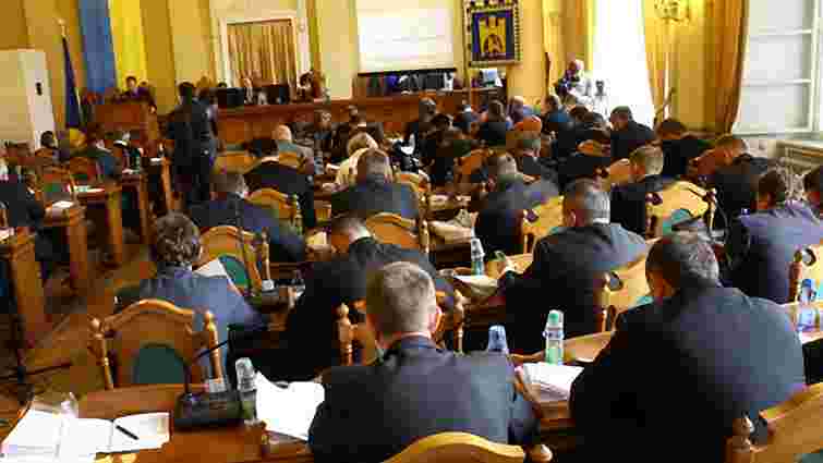 Депутати Львова залишили обмеження на премії для чиновників 