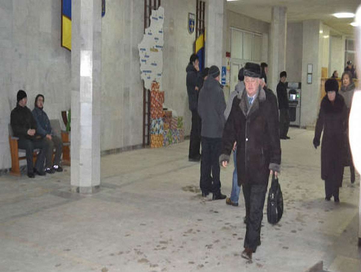 У Тернополі суд постановив звільнити приміщення ОДА