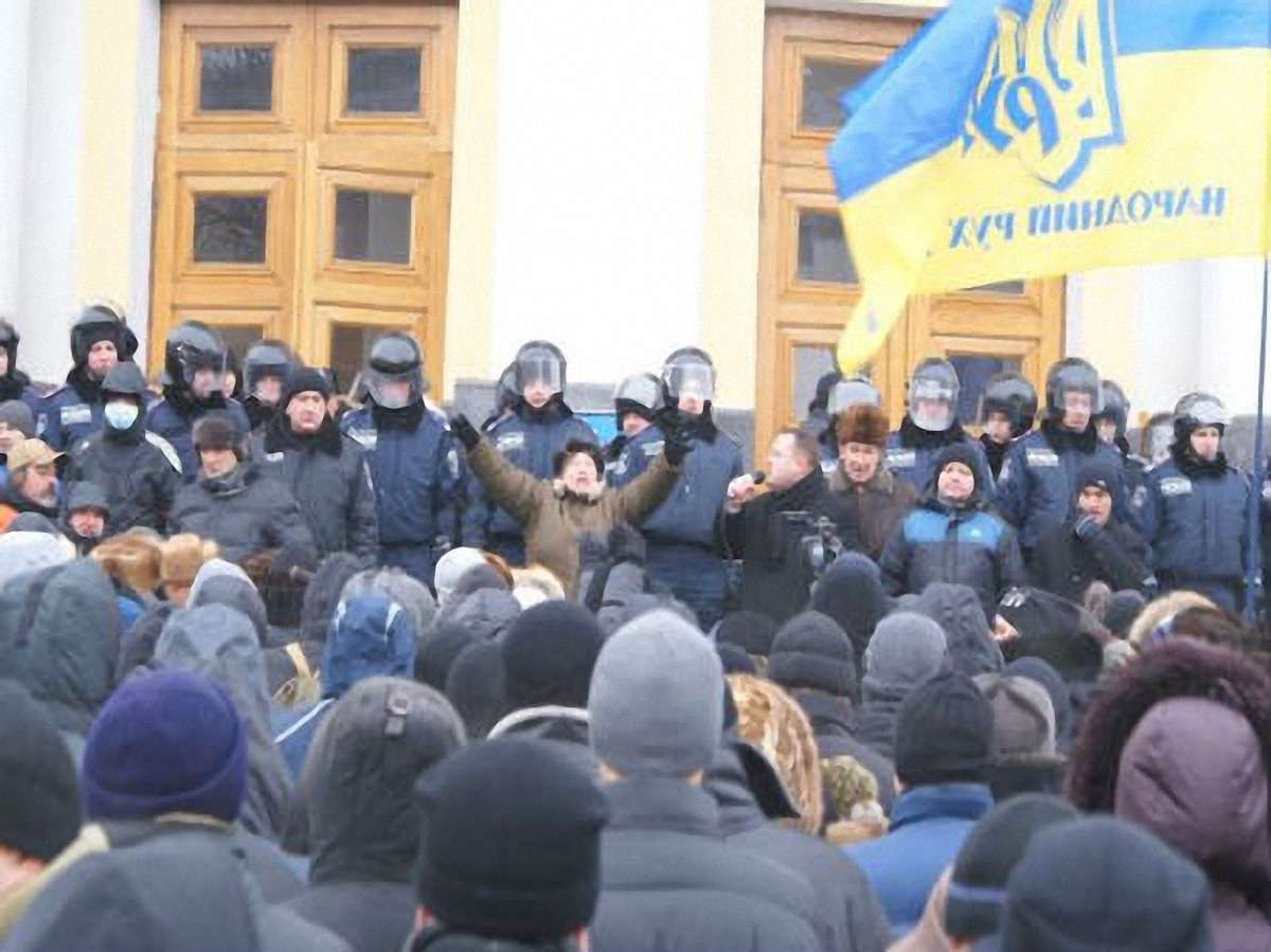 У Вінниці затримують активістів через захоплення облради