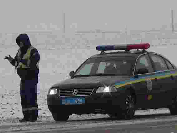 Під Києвом інспектори ДАІ затримали автобус з ліками для Майдану