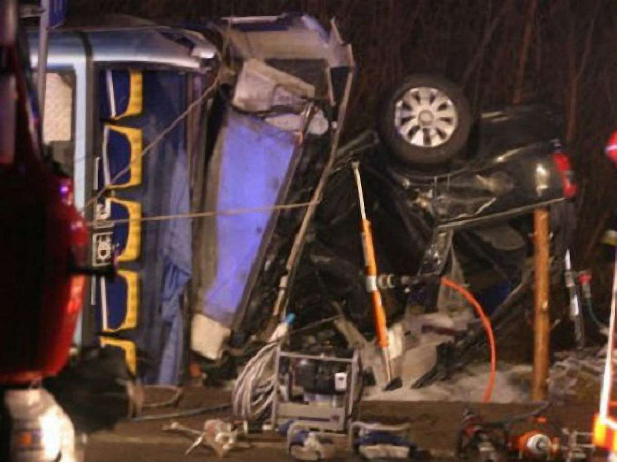 Автобус з українськими туристами потрапив в ДТП у Польщі, є жертви