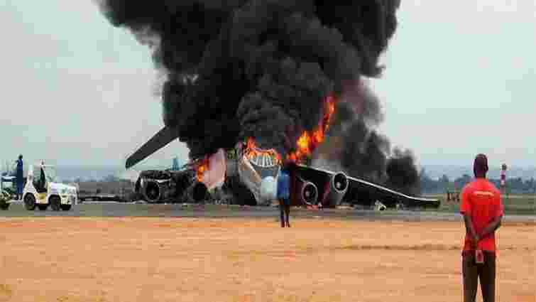 В Алжирі розбився військовий літак, більше сотні загиблих