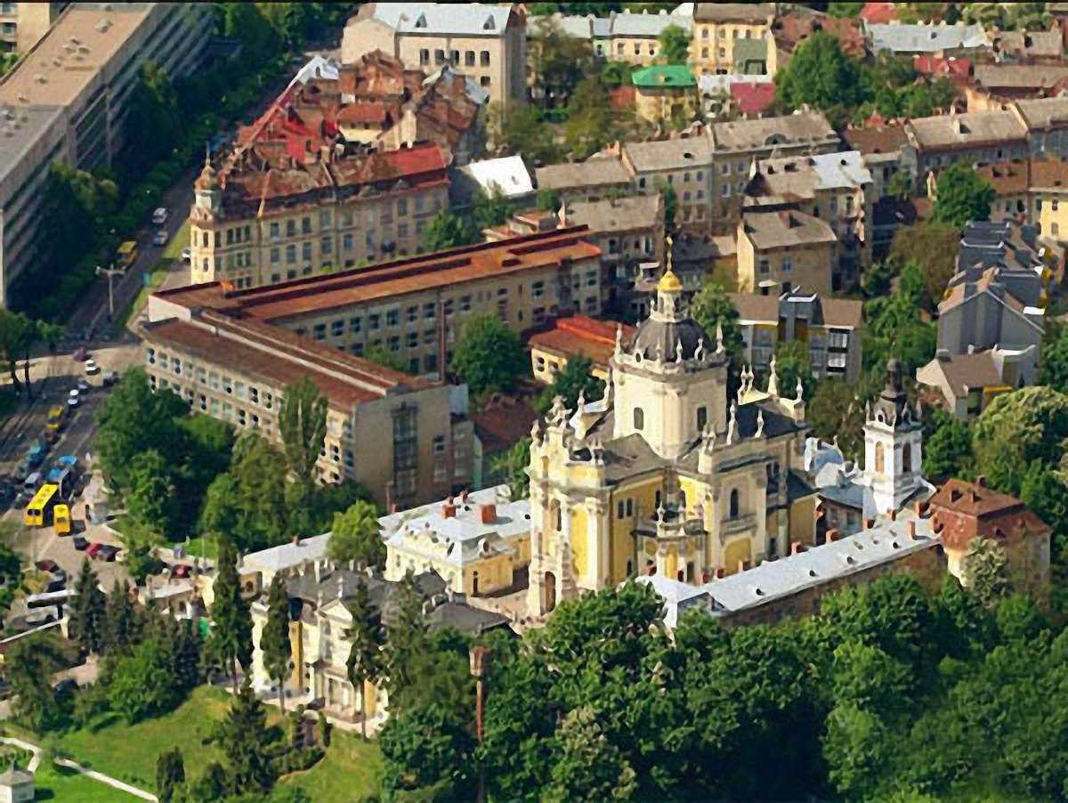 Забудовники відмовилися від зведення бізнес-центру на Святоюрській горі