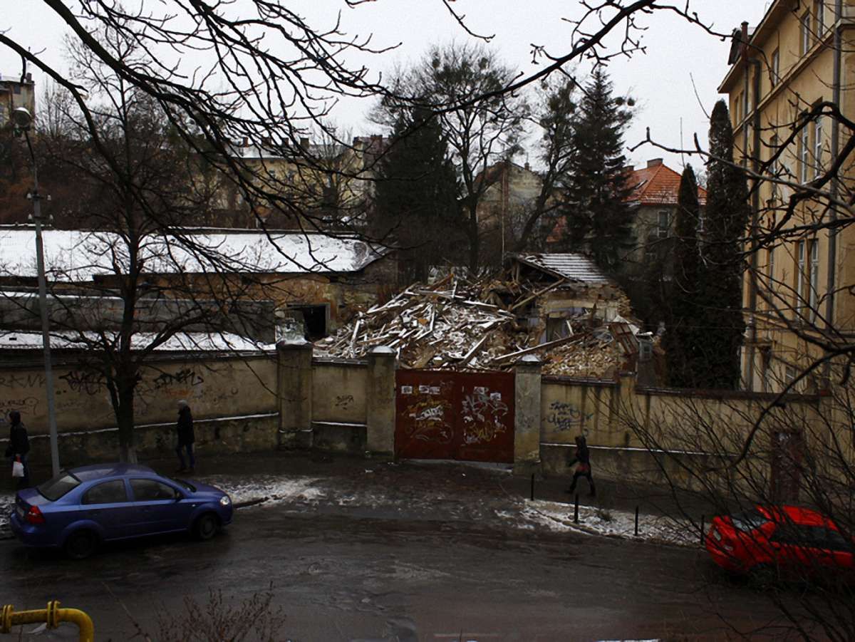 Забудовник ще не знає, куди перенесе будівництво з Озаркевича