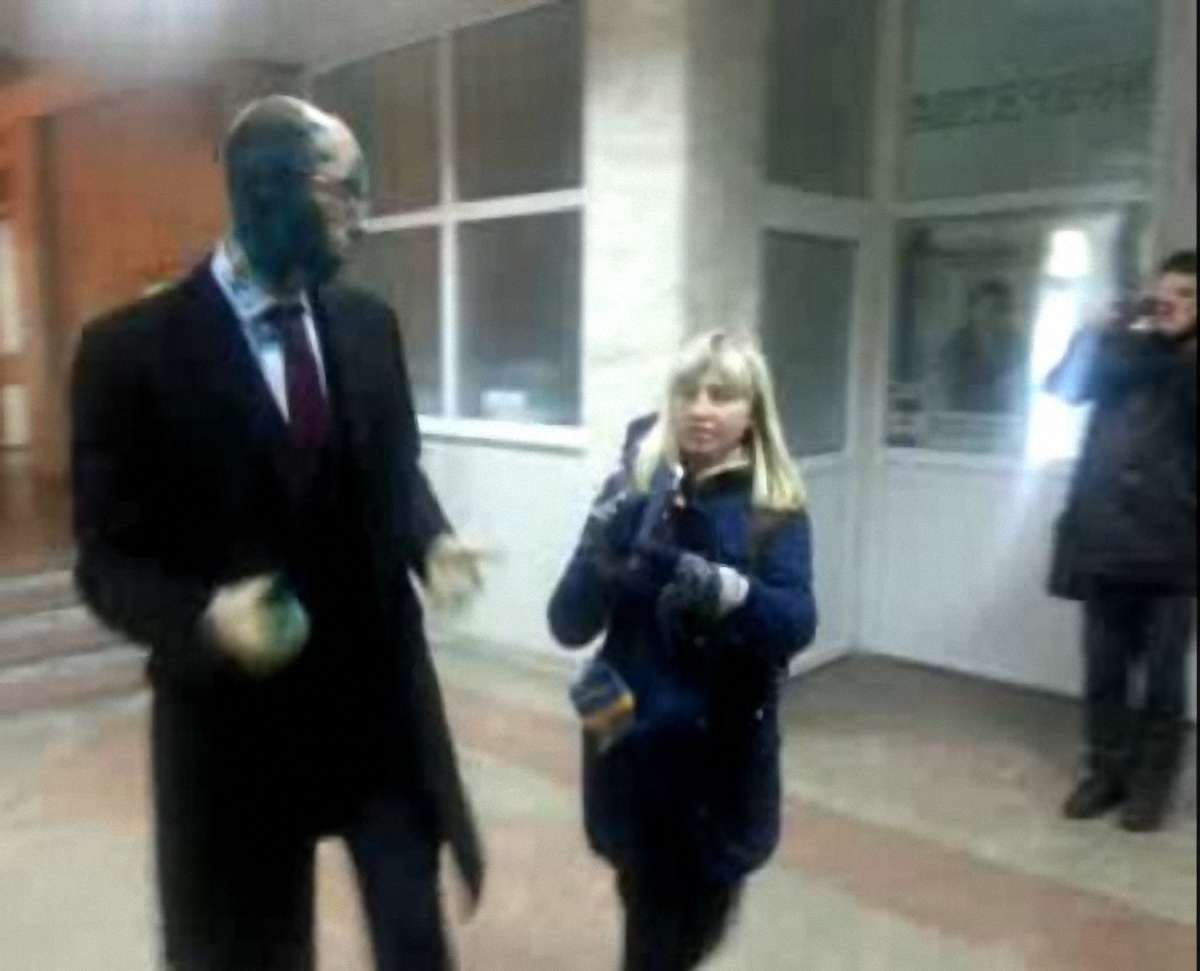В Інтернеті з’явилося відео нападу на Яценюка