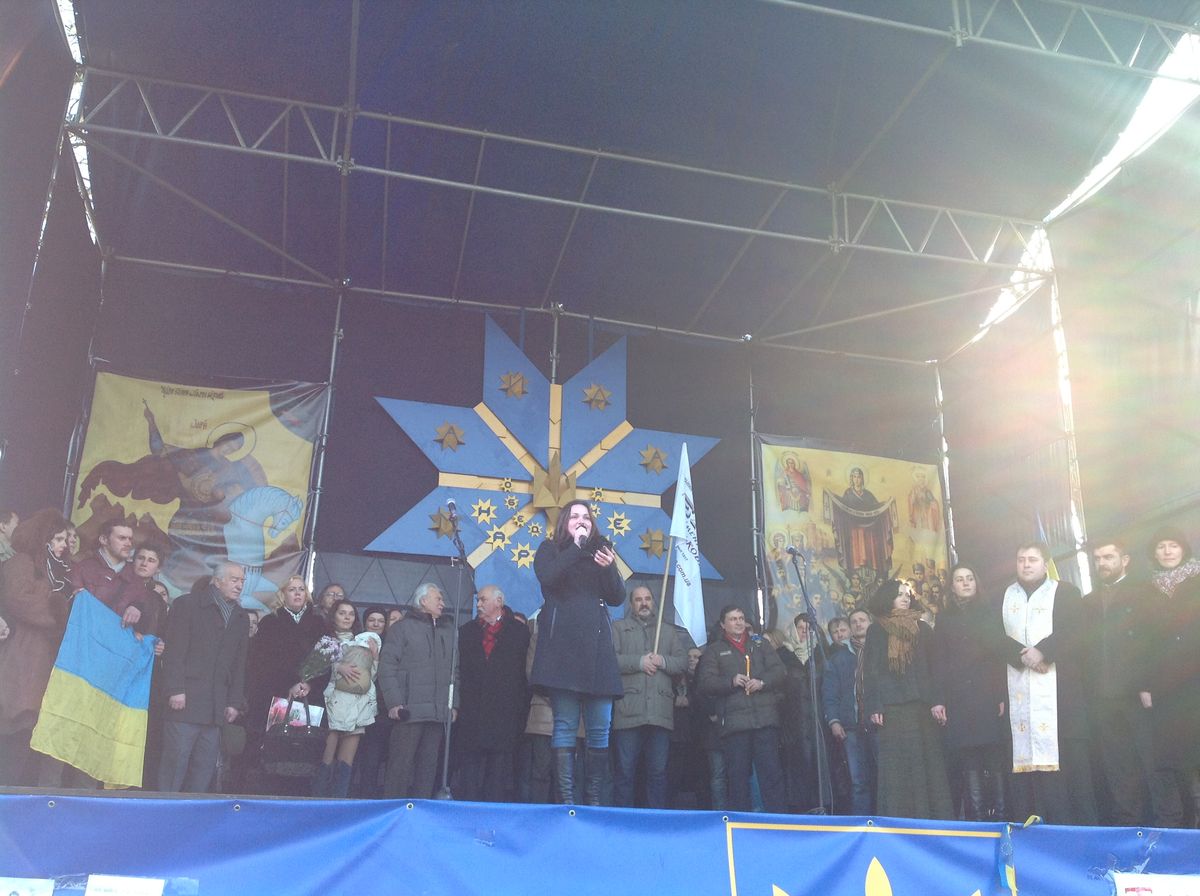 На Євромайдані у Львові артисти молились і читали Шевченка