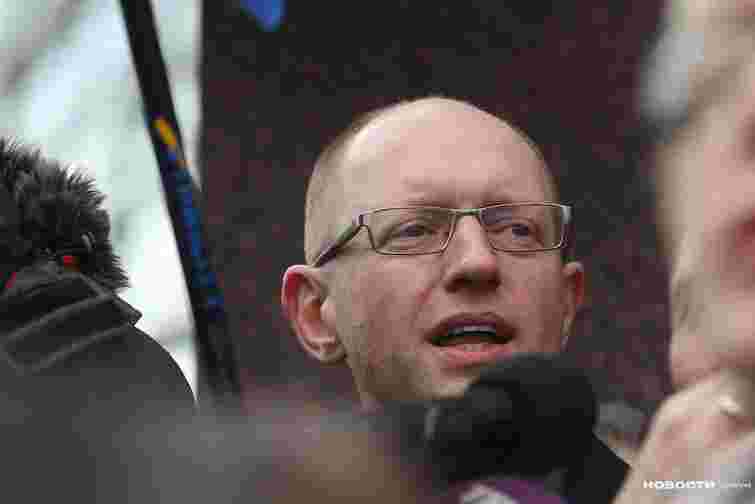 Арсеній Яценюк відмовився від посади прем’єр-міністра