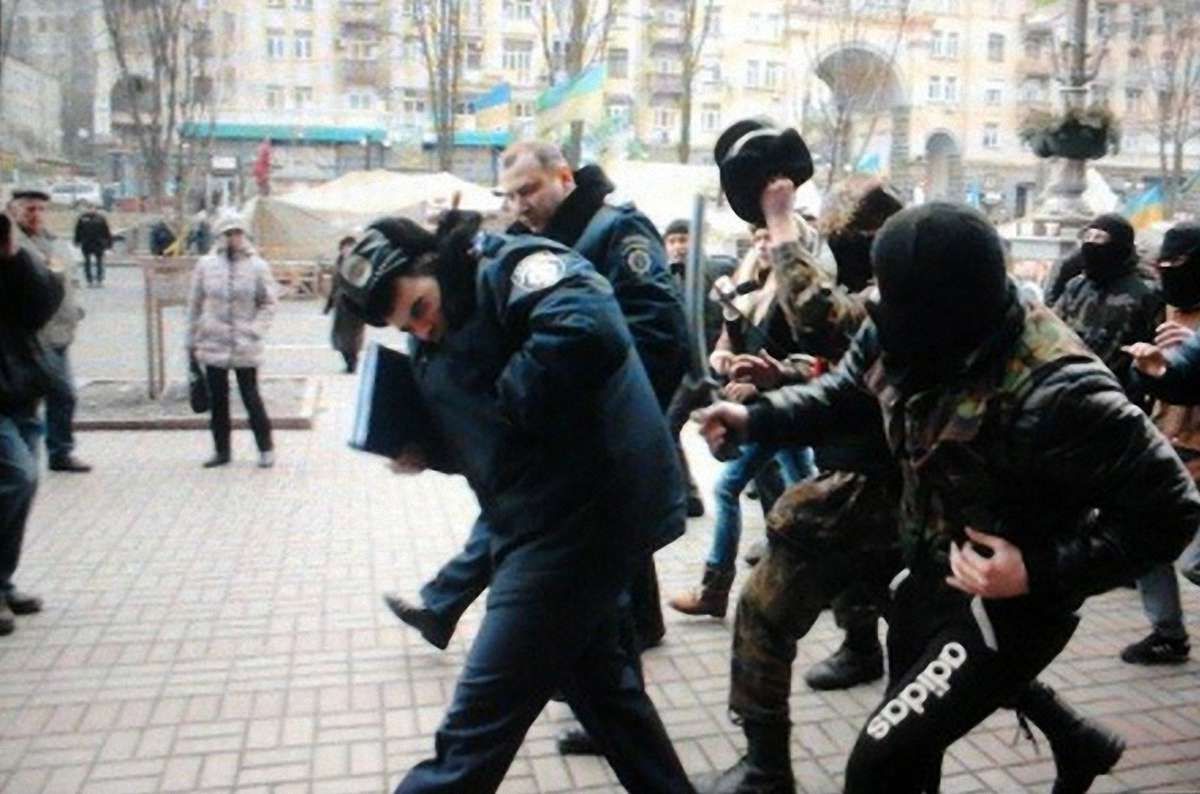 В МВС заявили про напад на міліціонерів під КМДА  