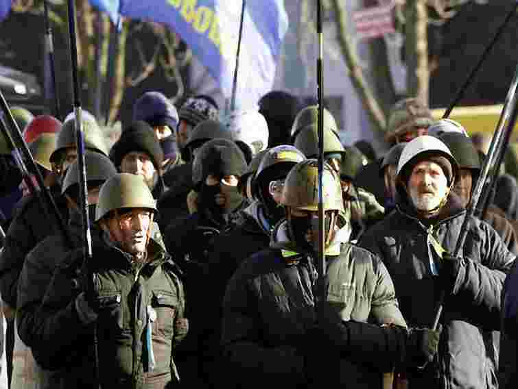 «Правий сектор» мобілізує свої сили для «мирного спротиву»