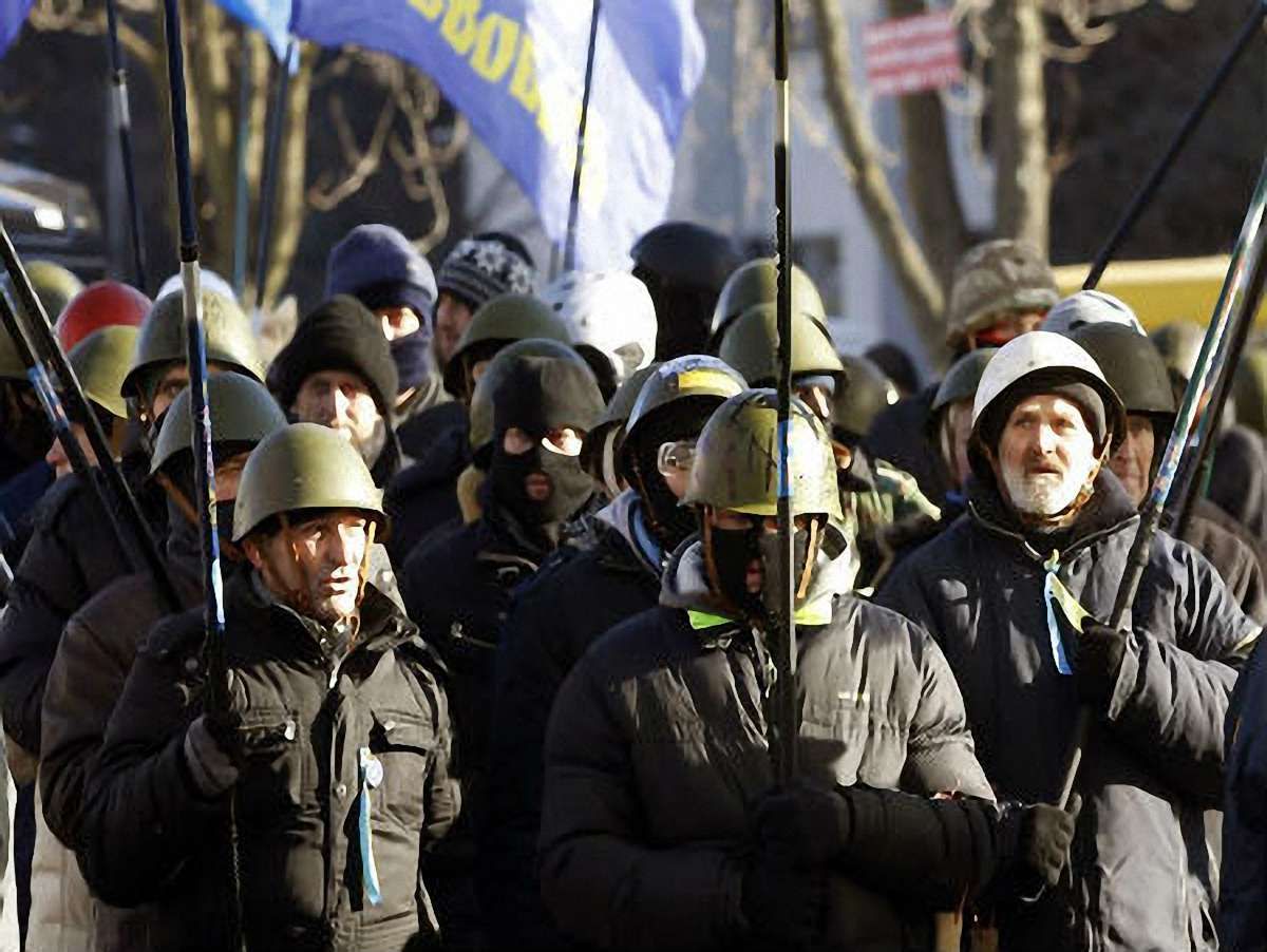 «Правий сектор» мобілізує свої сили для «мирного спротиву»