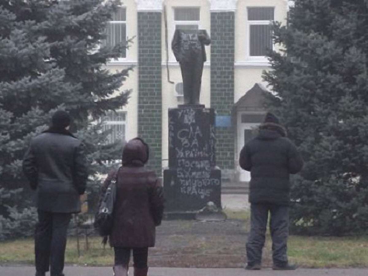 На Полтавщині було пошкоджено три пам’ятники Леніну