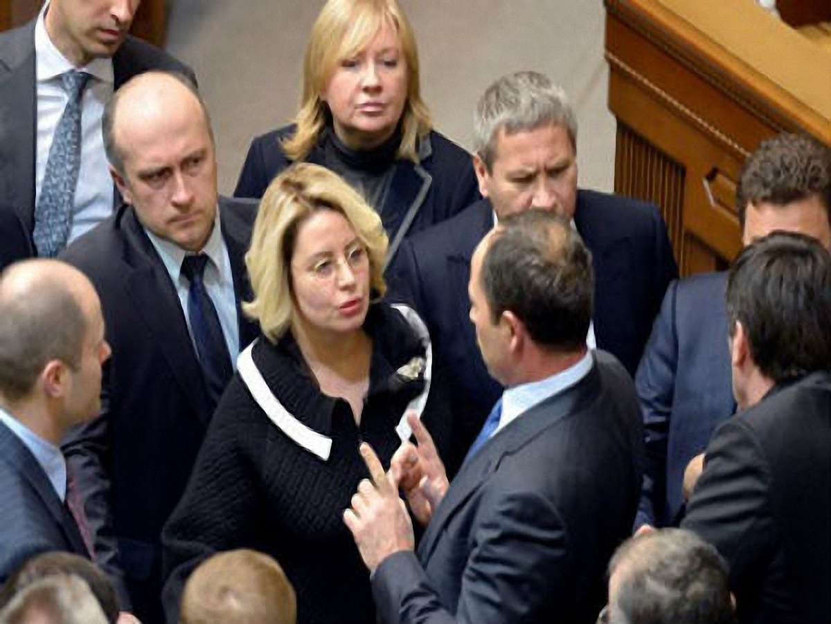 У ПР кажуть, що подання щодо прем’єра у вівторок не буде