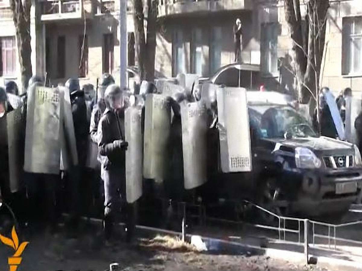 В МВС стверджують, що п’ятеро бійців ВВ отримали вогнепальні поранення