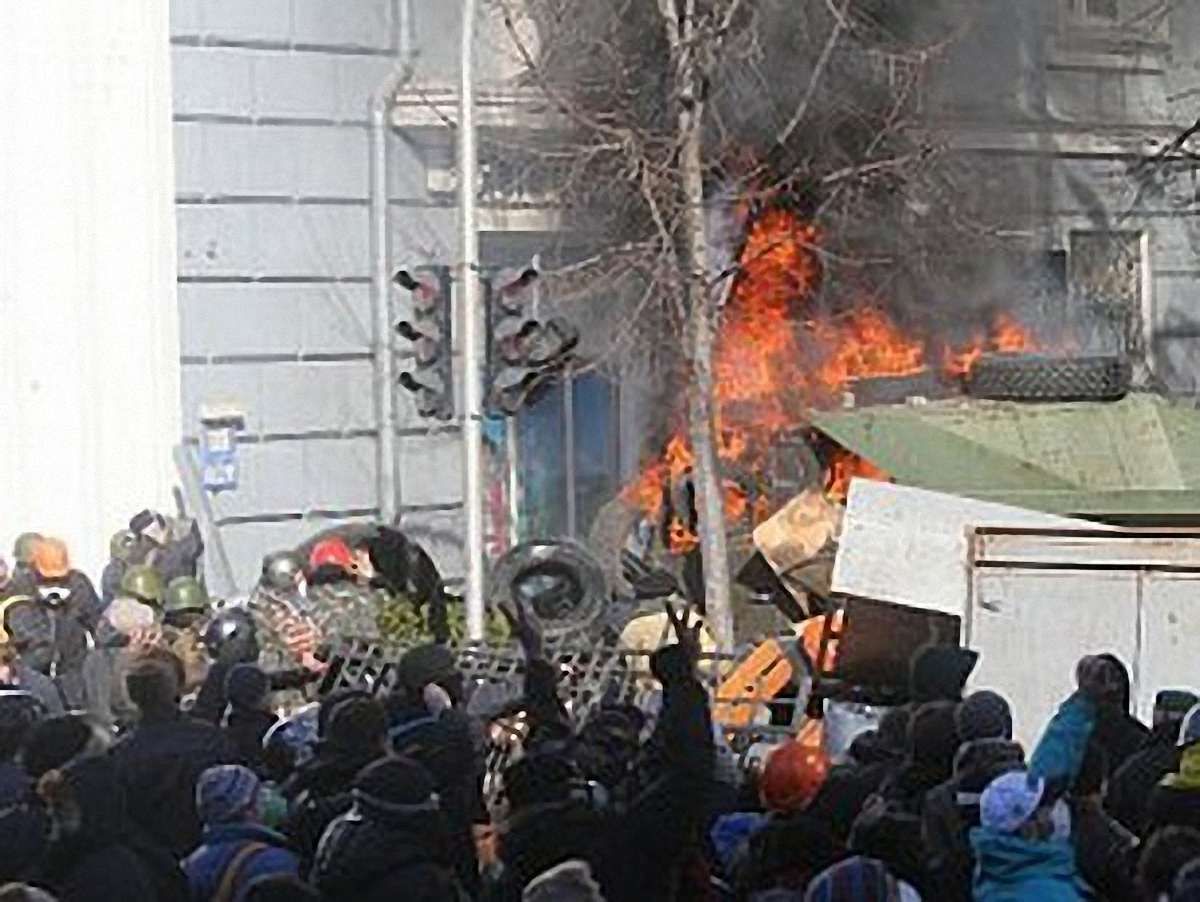 Захід засудив насилля в Києві і закликав до політичного діалогу