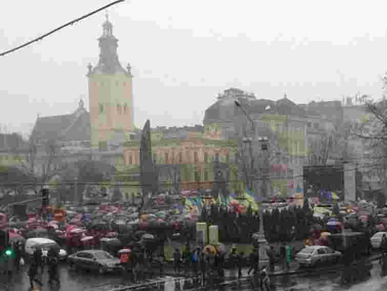 У школах Львова вшанували пам'ять невинно убієнних у Києві