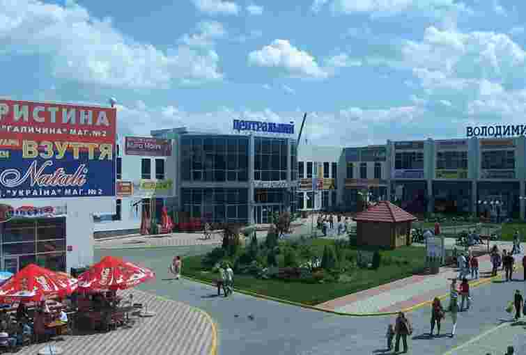 Через загрозу погромів закрили частину крамниць на ТВК «Південний»