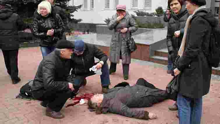 У Хмельницькому під час штурму СБУ підстрелили жінку