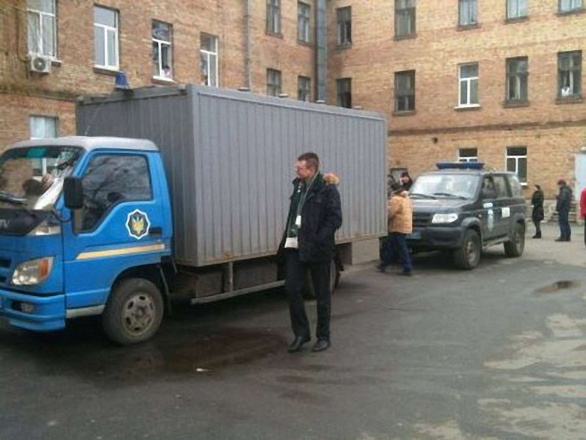 У Києві з лікарні міліція вивозить поранених активістів