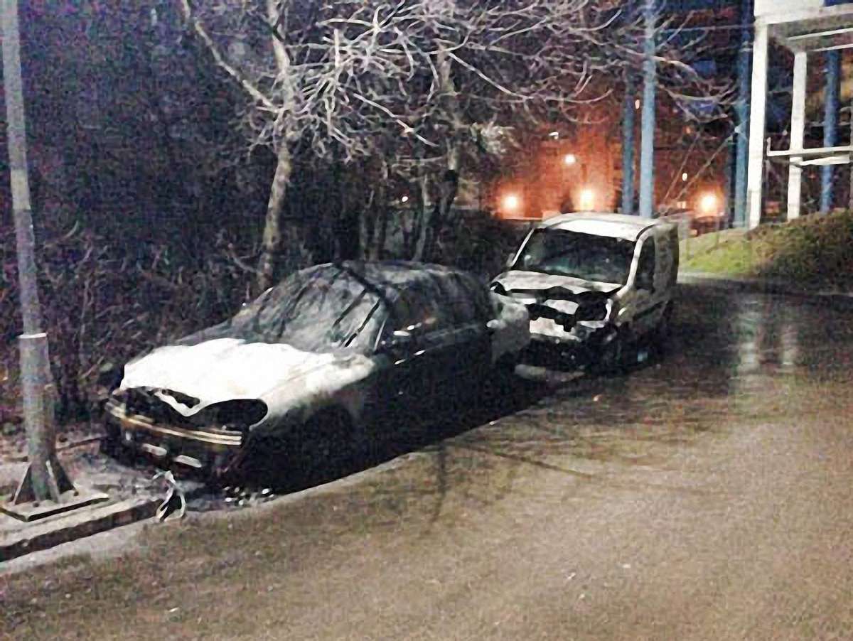 У Львові за ніч спалили три автомобілі