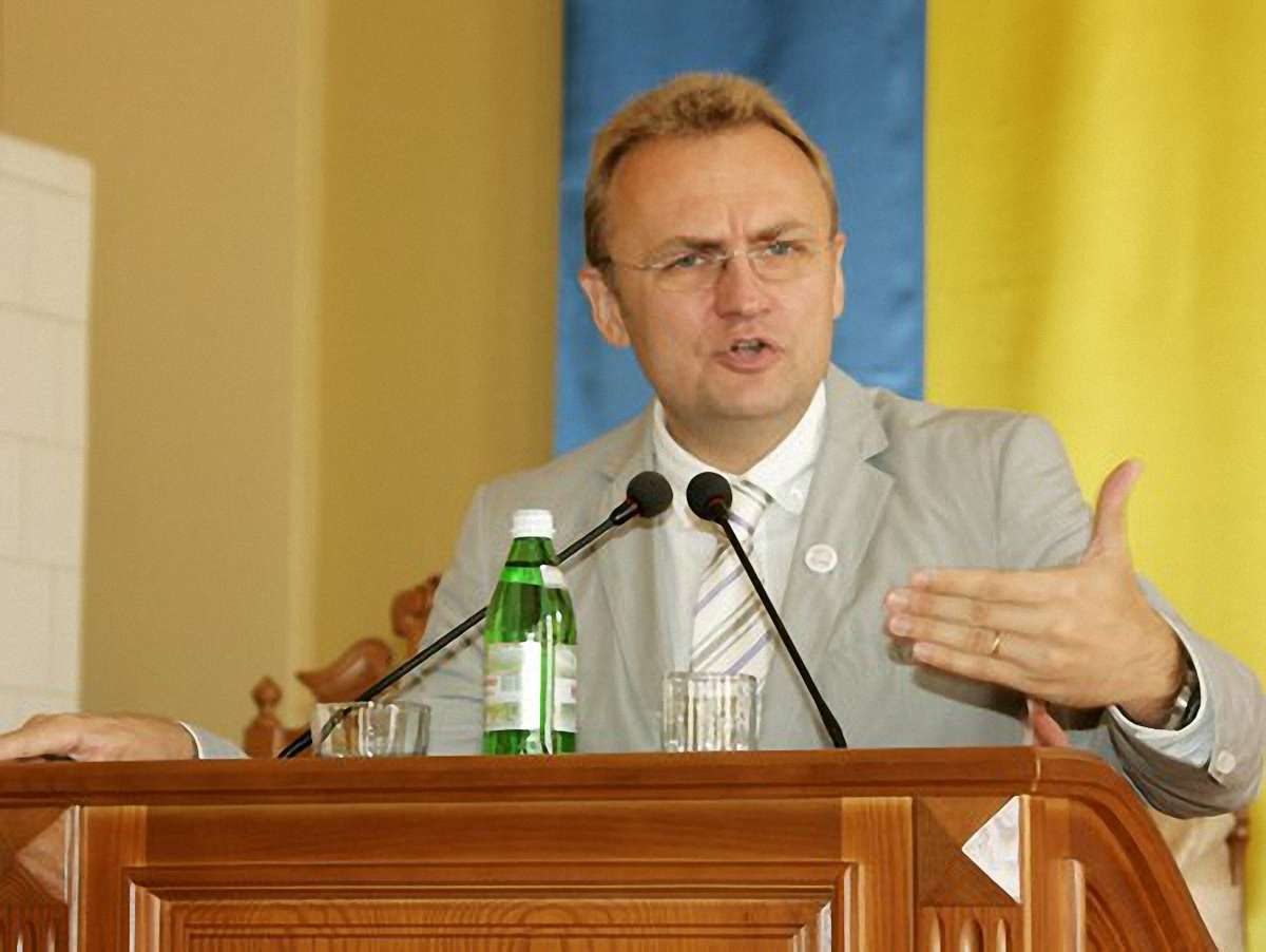 Мер Львова просить мітингувальників зняти маски в рідному місті