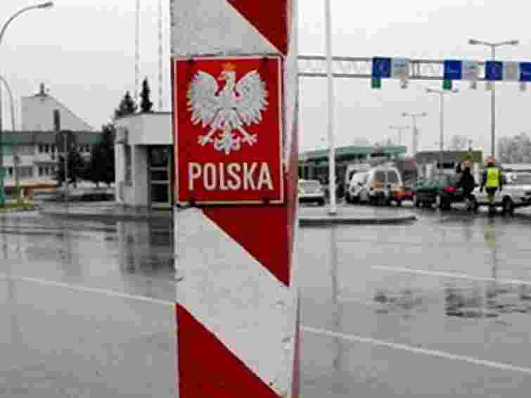 На Львівщині на кордоні не пускають польських журналістів