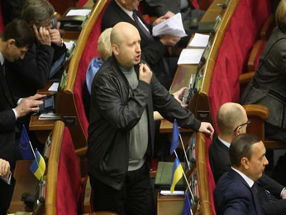 Турчинов розповів, кого з посадовців Рада повинна відсторонити 