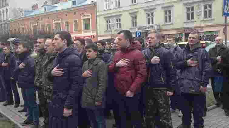 Львів’яни масово вступають у загони самооборони
