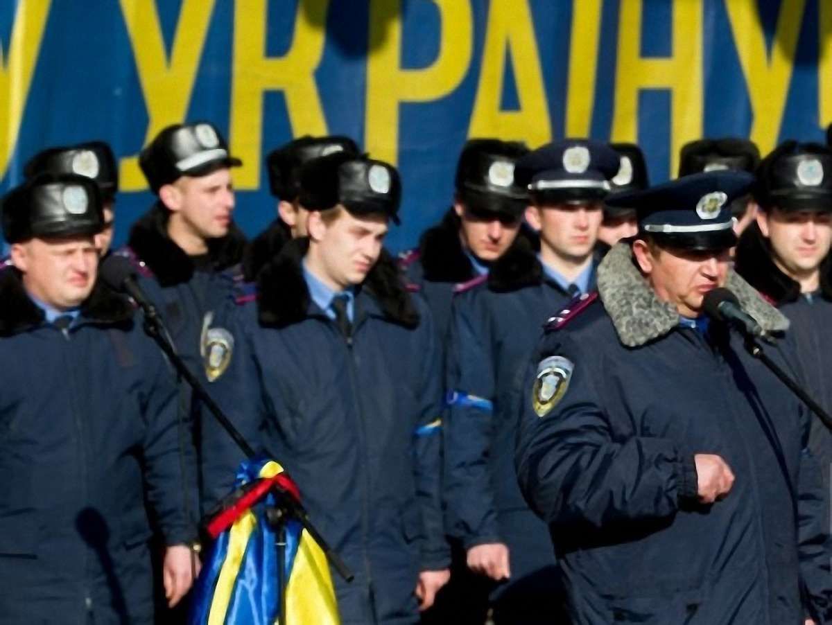 Майдан будуть охороняти львівські міліціонери зі зброєю