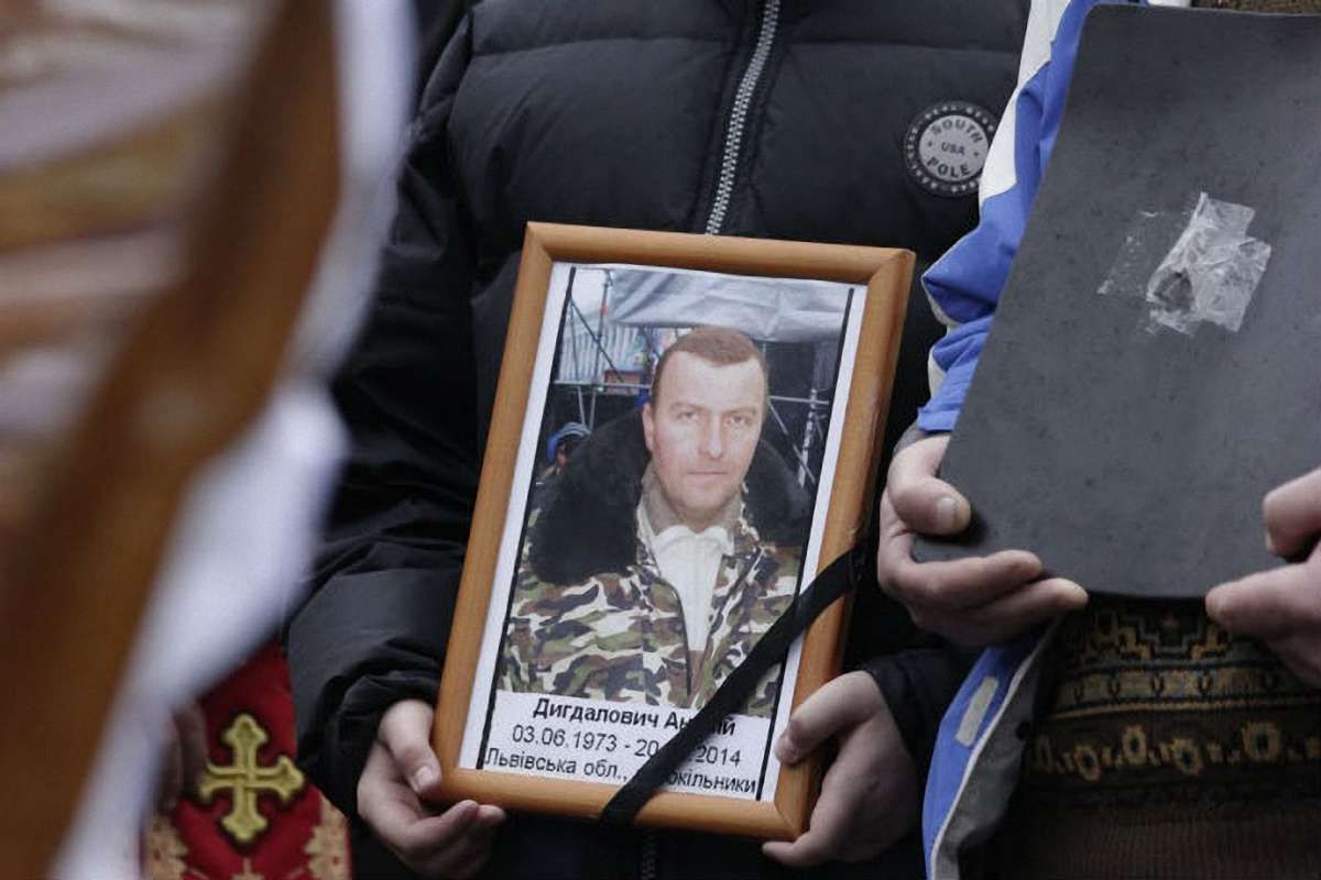 На Личакові у Львові поховали загиблого в Києві активіста 