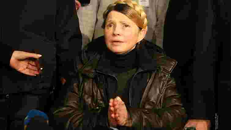 Тимошенко відвідала у Дніпропетровську важкохвору маму