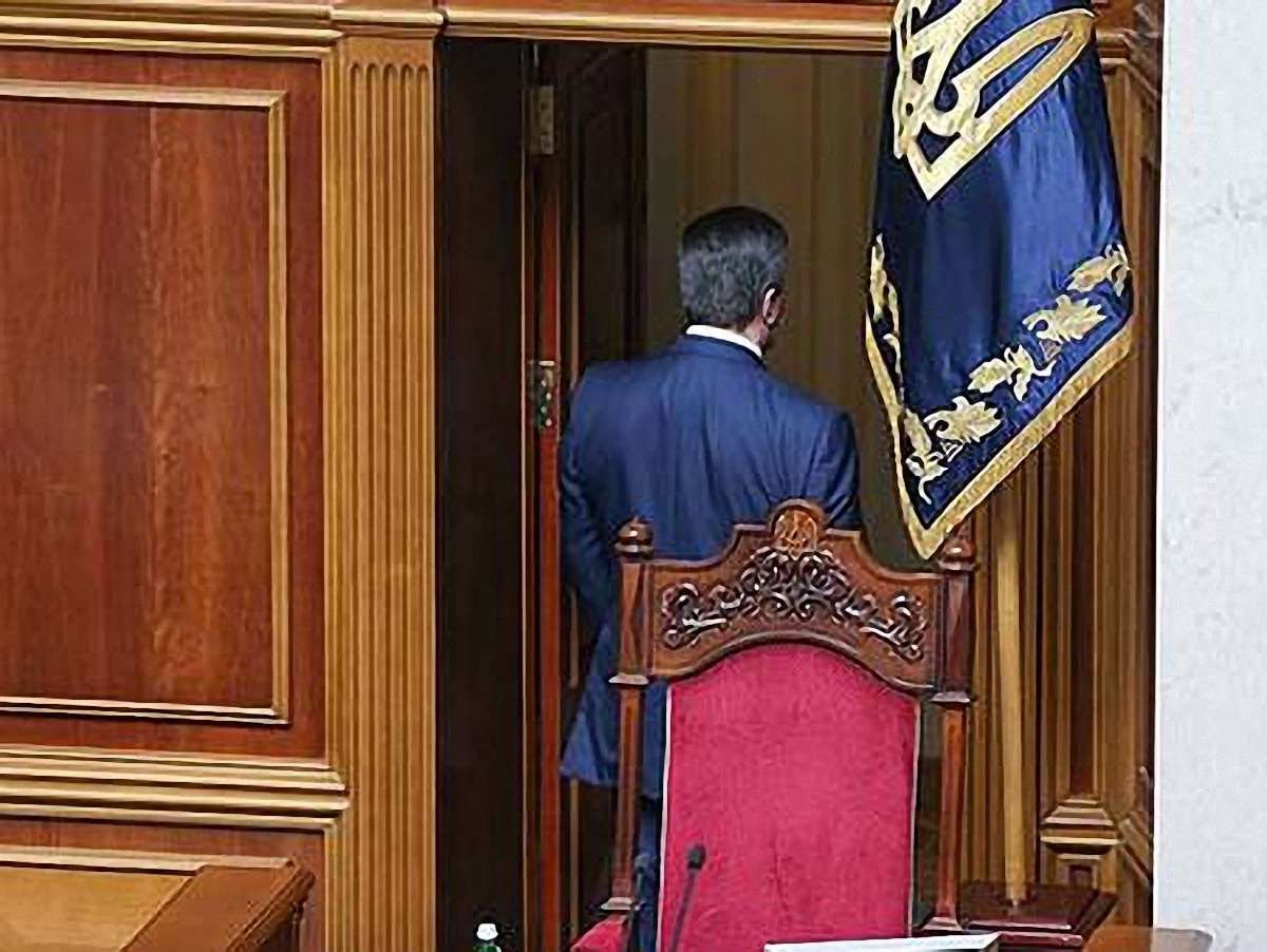 МВС і ГПУ заперечують, що Януковича оголошено в розшук