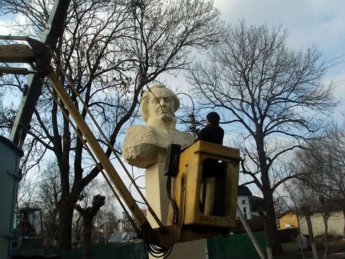 МЗС Росії обурений знесенням пам’ятника Кутузову у Бродах
