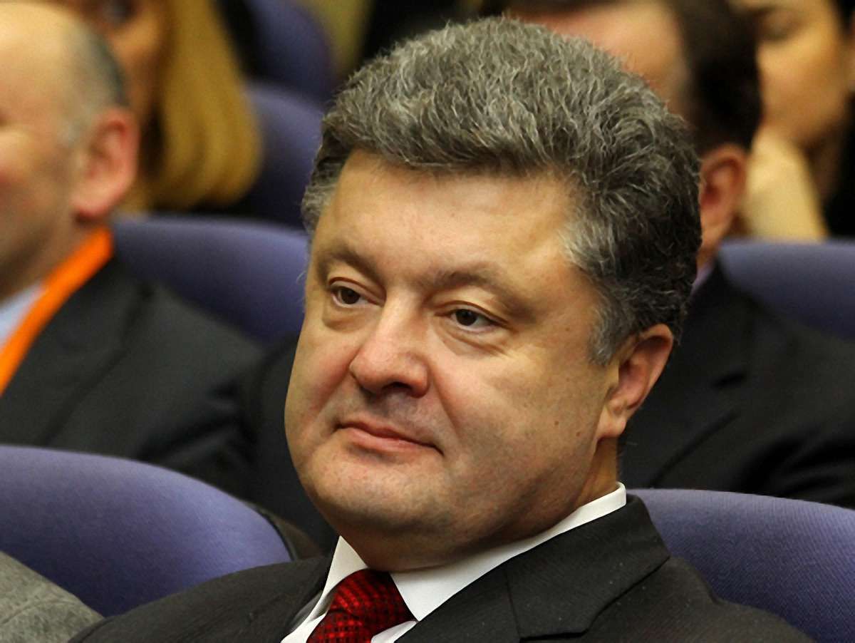 В Україні досі ведеться політична боротьба, – Порошенко