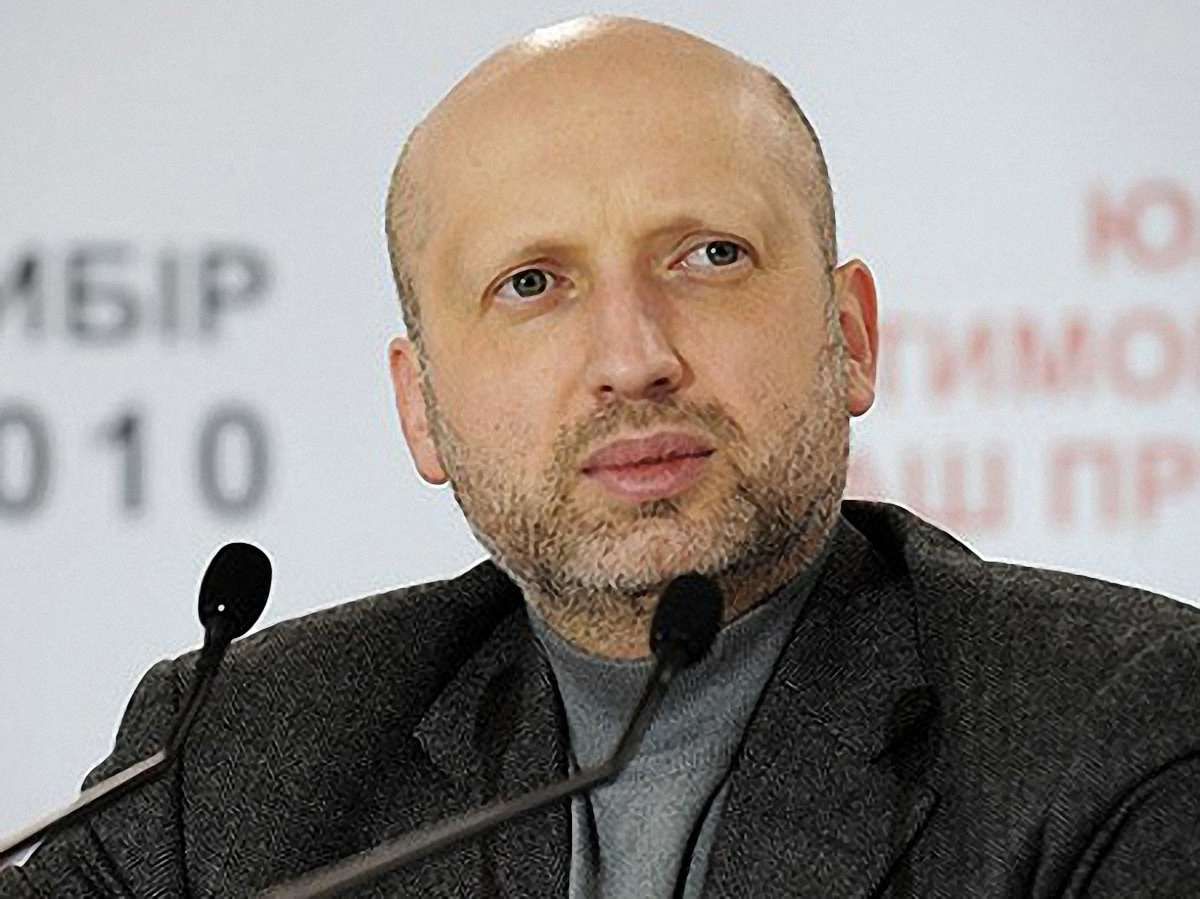 Турчинов доручив підготувати новий закон про мови