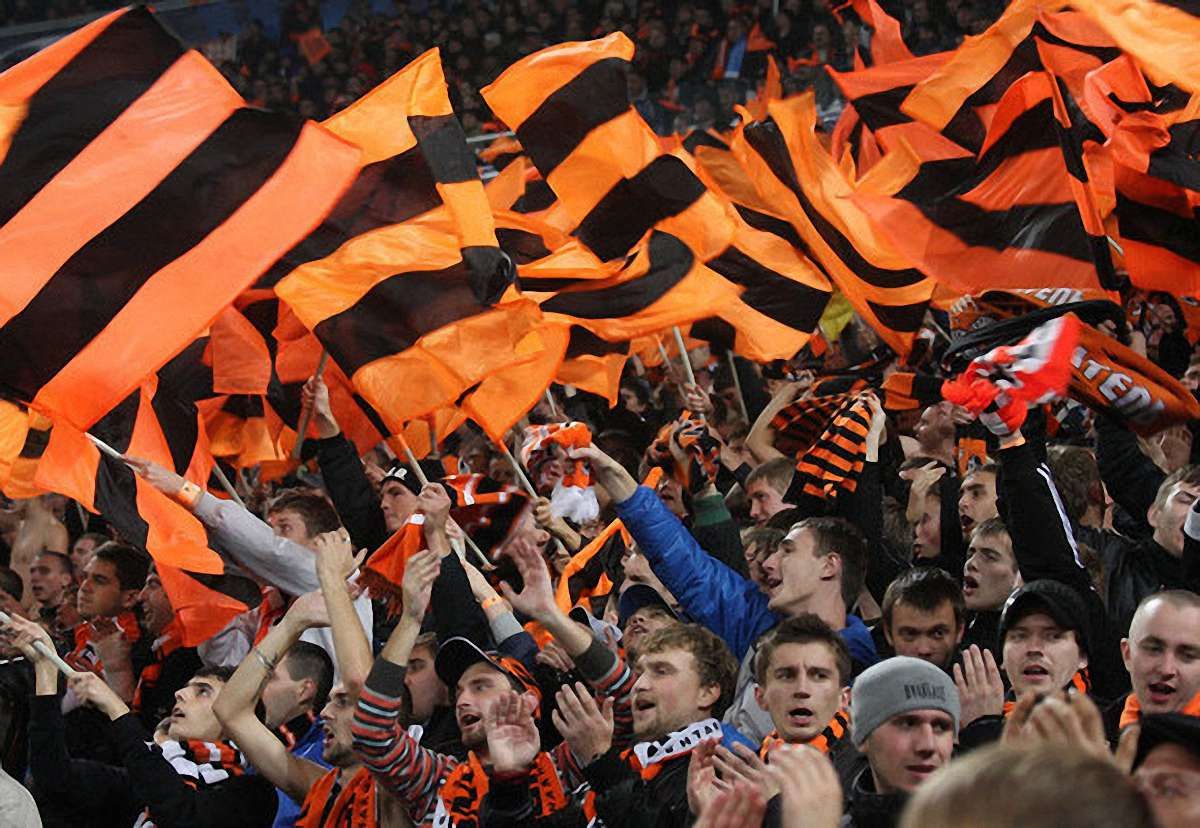 Донецькі фанати освистали хвилину мовчання і кричали: «Беркут!» 